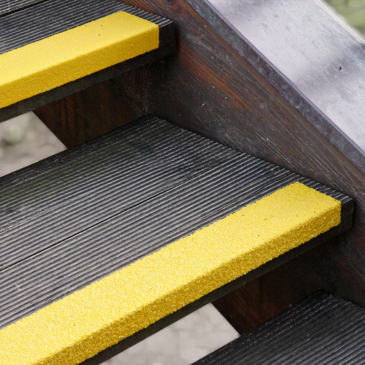 Skridsikker trappe kant grov gul