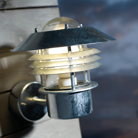 Nordlux Vejers udendørs væglampe med sensor galvaniseret