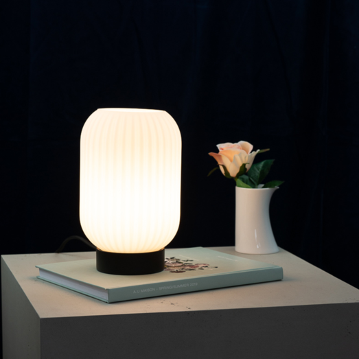 Dyberg Larsen riflet bordlampe E27 opal