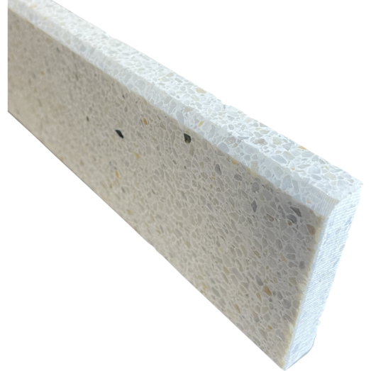 Terrazzo sokkelliste Dubai slebet overflade og top med fas 40x1,5x7,5 cm