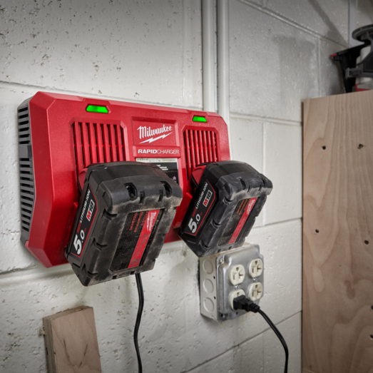 Milwaukee M18 DFC dobbelt-hurtigoplader