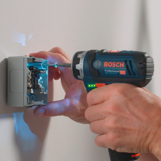 Bosch GSR 12V-15 FC bore/skruemaskine 2x2,0 Ah batteri/lader og L-BOXX