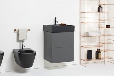 sort toilet af Kartell by Laufen