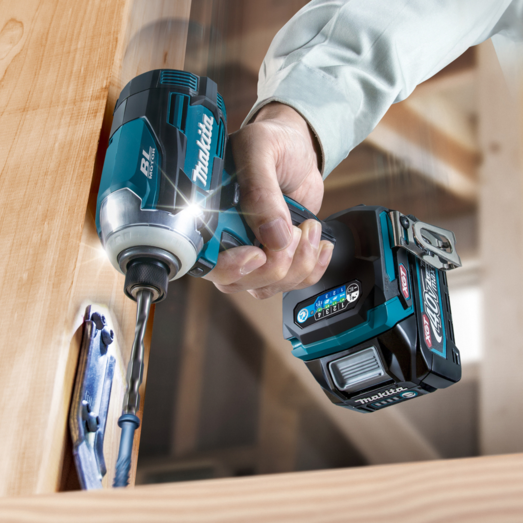 Makita TD001GM201 slagskruetrækker XGT 40V inkl. 2 batterier og lader