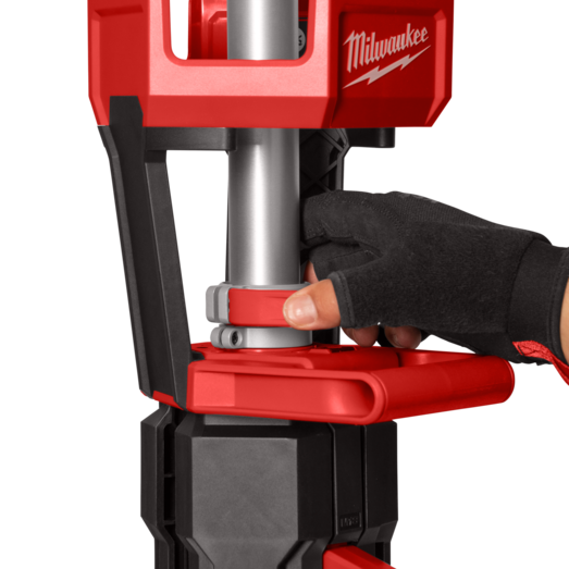 Milwaukee M18 SAL-0 18V arbejdslampe på stativ solo