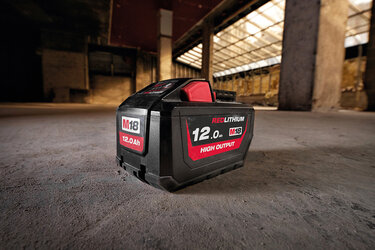 milwaukee 12 ah batteri