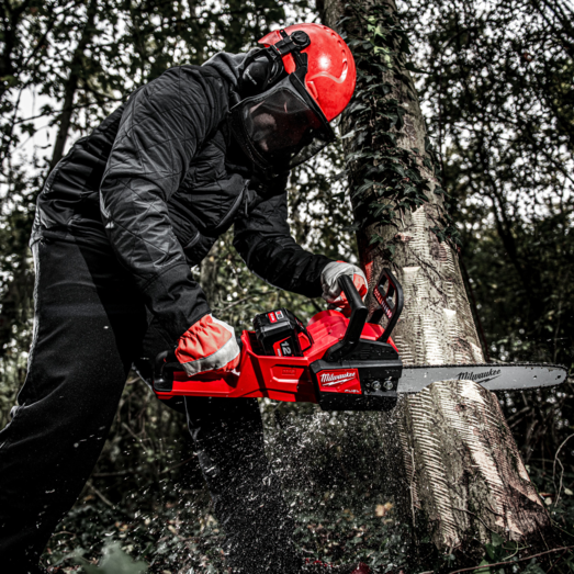 Milwaukee M18 FCHS-121 akku kædesav med batteri og lader