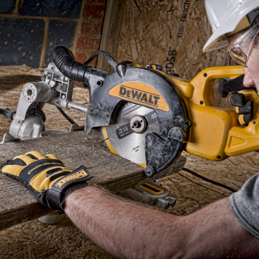 DeWALT DWS773 kap-/geringssav 1300 W Ø216 mm m/udtræk og arbejdsbord